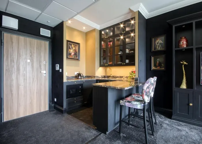 Prymasa Tysiaclecia 83a By Homeprime Lejlighed *